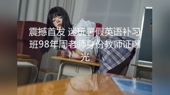 【新片速遞】  邻居家的骚妹妹，一个人在家发骚跟狼友互动，撩骚不断玩弄假鸡巴，揉奶玩逼坐插道具要草狼友大鸡巴表情好骚