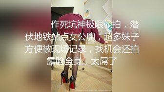 後入爆艹黃毛女友，拍打屁股騎馬，妹子回眸壹笑很驚人