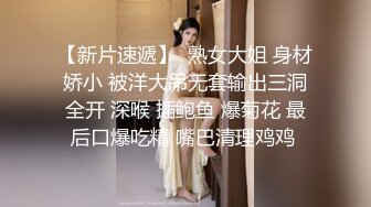   颜值小妹大战纹身小哥，全程露脸温柔的舔弄大鸡巴，让小哥后入压在身下爆草