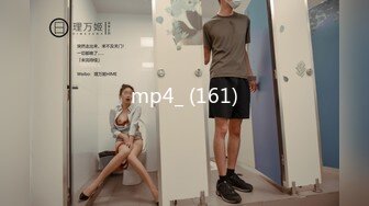 【AI画质增强】极品国模美心摄影师拍艺术照，与摄影师等人4P，三根大屌让她吃！超清2K修复1 (2)