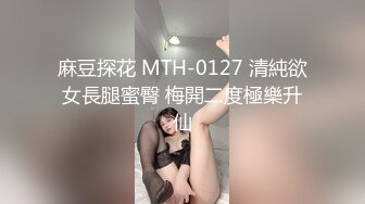   妩媚小女人风骚颜值高，全程露脸给小哥用嘴服务，深喉舔屌让小哥舔逼