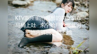 颜值很高的哺乳期少妇，完美身材坚挺的大奶子一挤奶水真足，又滴答又喷大刺激，大号阳具插逼自慰呻吟诱惑