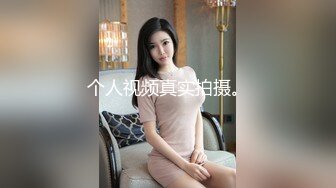 白嫩丰满女友在沙发上看书黑丝肥臀丰满诱人_把鸡巴伸到女友面前她一口含住吞吐